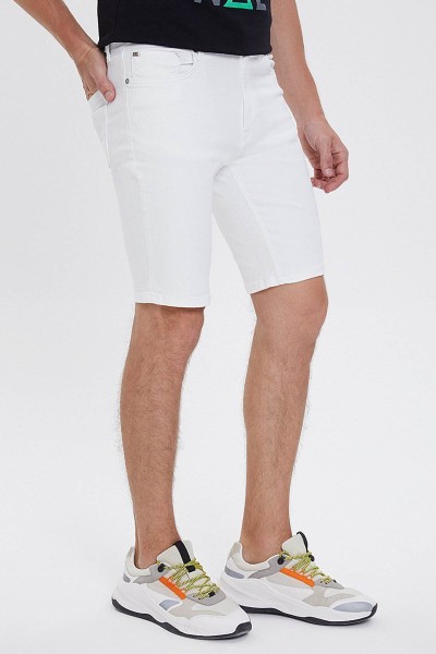 White Male Shorts & Bermuda